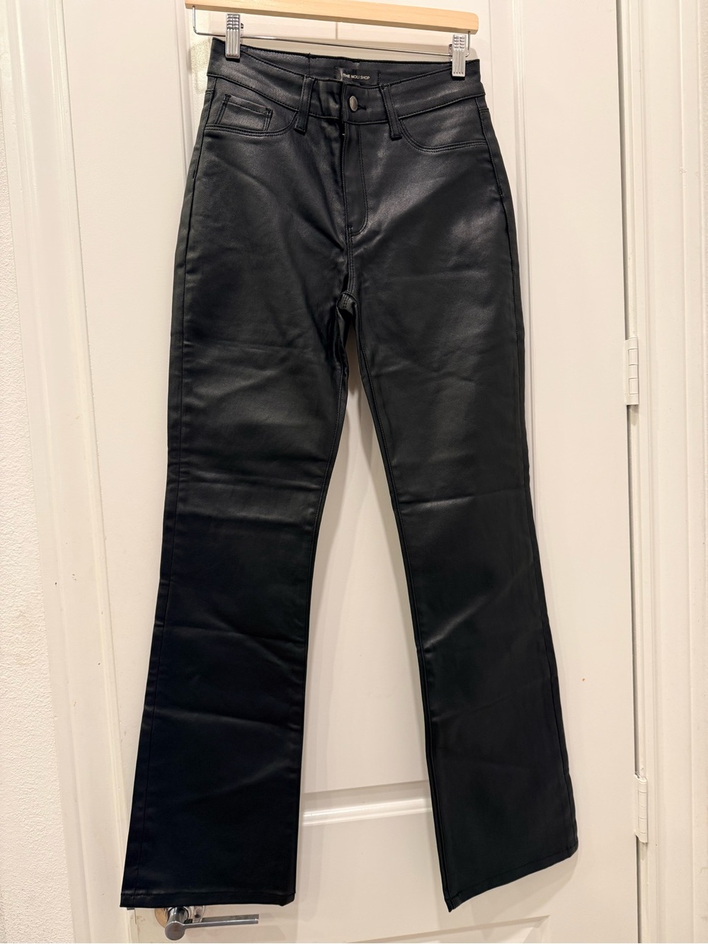 The Noli Shop Aria Coated Flare Jean Black SZ 27 - Picture 4 of 11